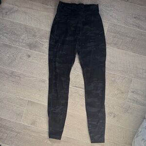 Alphalete Dark Camouflage Leggings